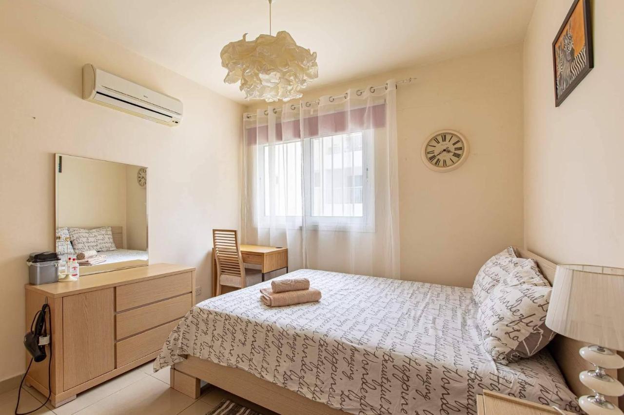 Lovely Bedroom In Shared Apartment Oroklini Exterior foto